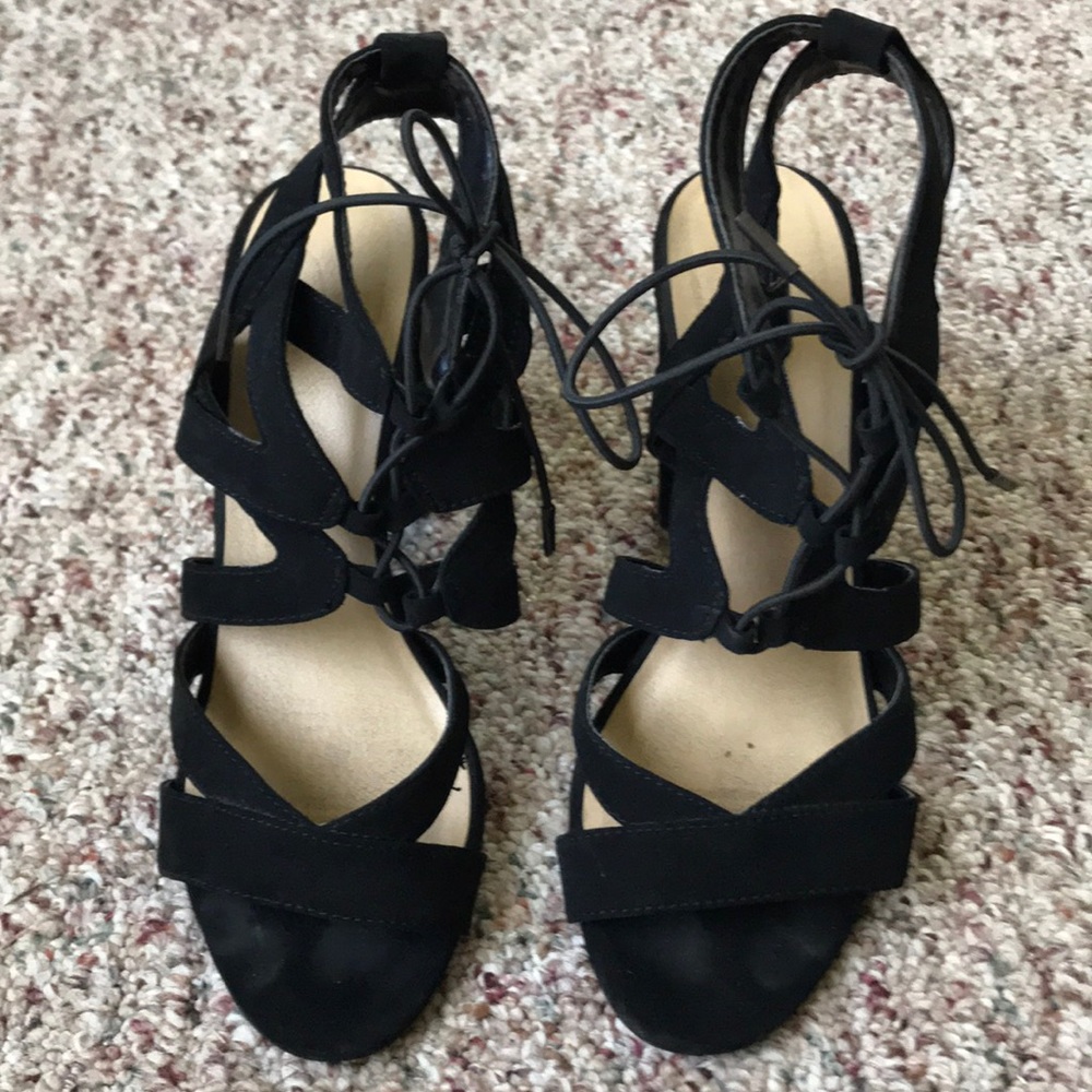 Black heels with ties